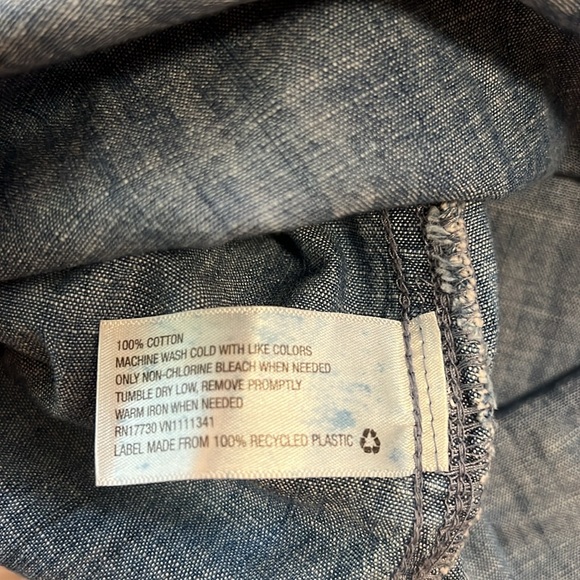 Merona half button down chambray shirt size medium - Picture 5 of 5